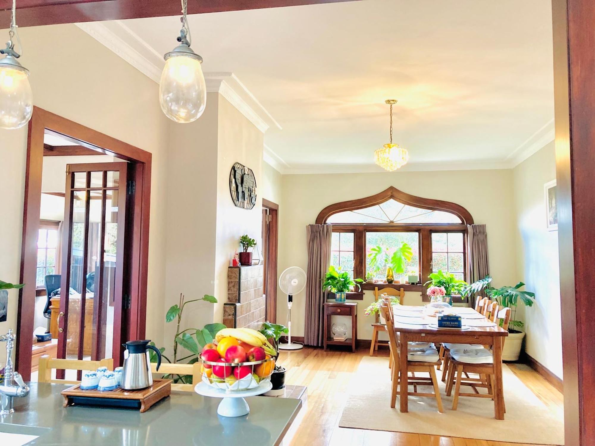 Spacious And Sunny Master Bedroom With Shared Bathrooms Auckland Dış mekan fotoğraf