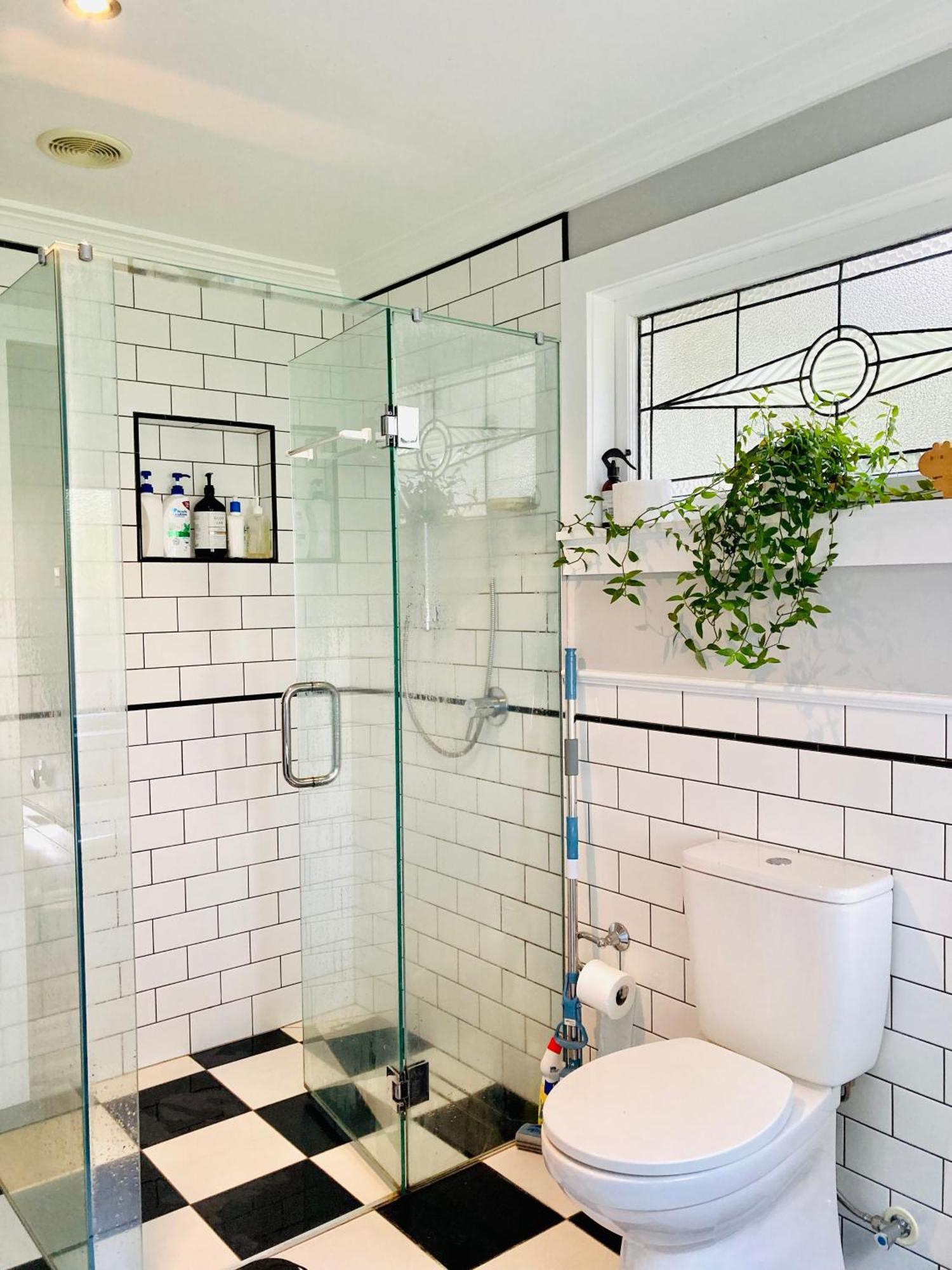 Spacious And Sunny Master Bedroom With Shared Bathrooms Auckland Dış mekan fotoğraf