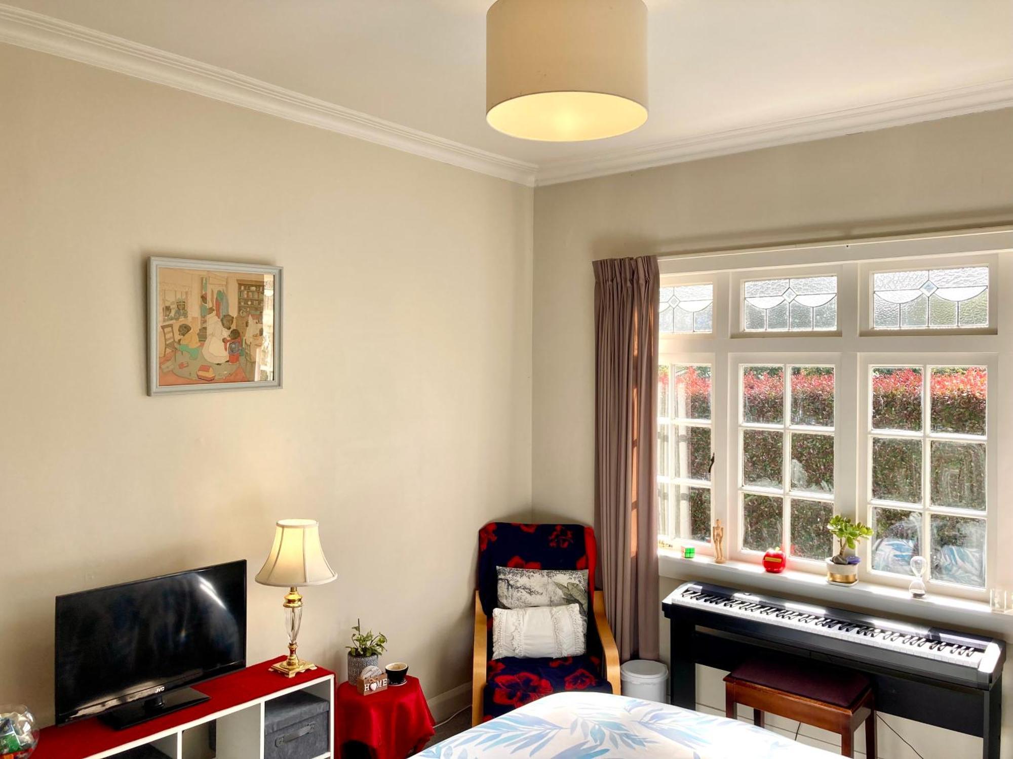 Spacious And Sunny Master Bedroom With Shared Bathrooms Auckland Dış mekan fotoğraf