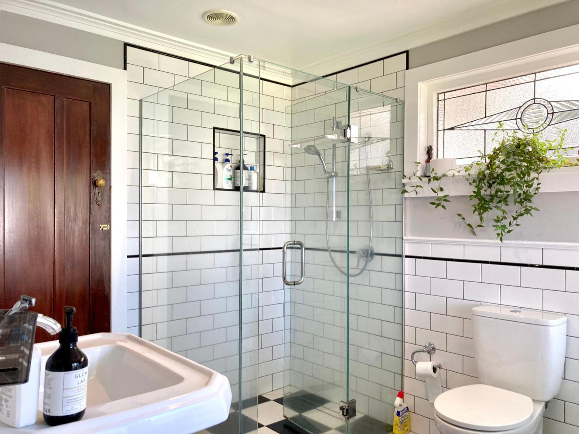Spacious And Sunny Master Bedroom With Shared Bathrooms Auckland Dış mekan fotoğraf